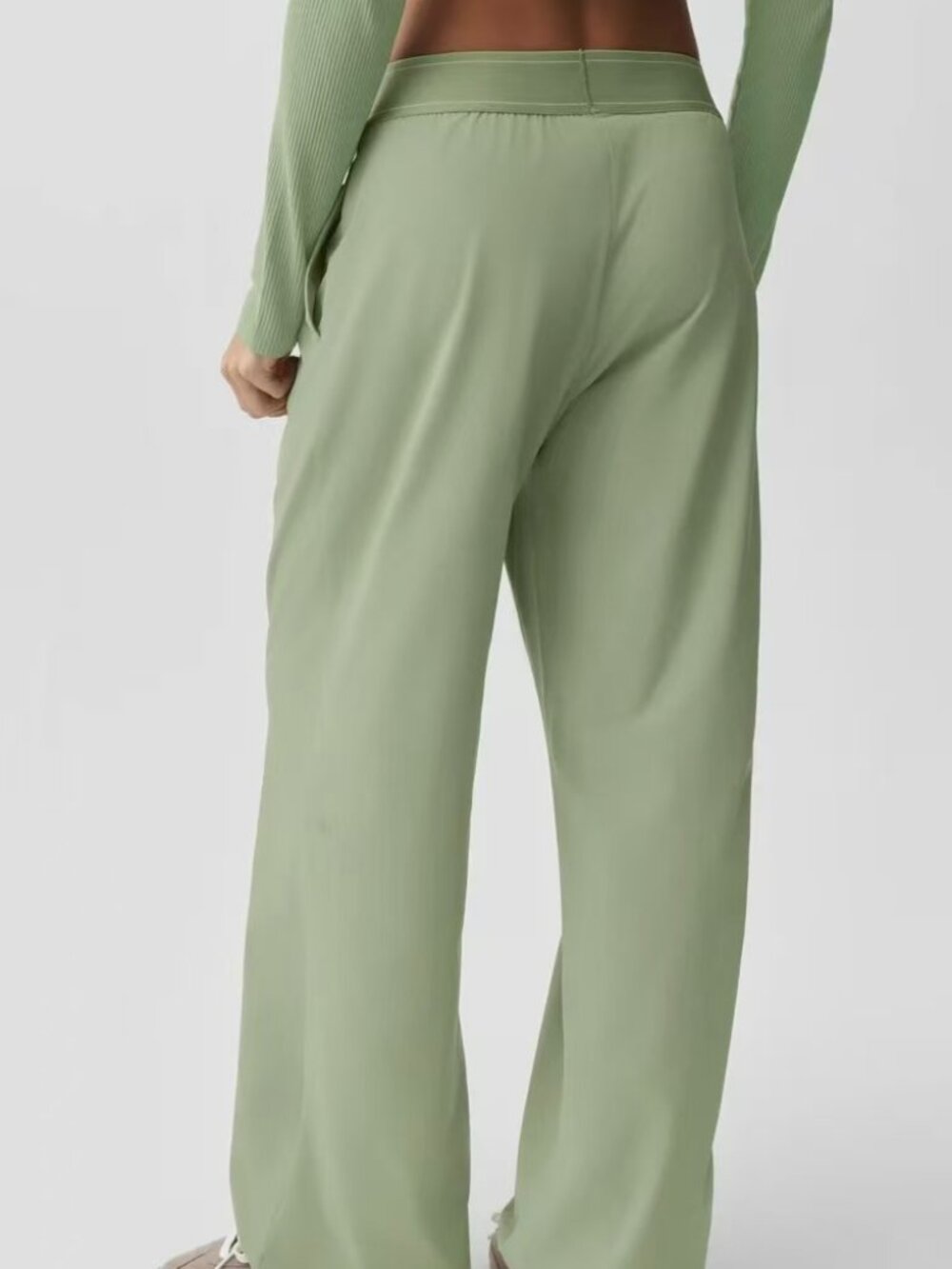 🌿 NWT ALO Yoga Suit Up Trouser Dune Grass Regular 30" 💕 Wide Leg / Relaxed Fit - Picture 8 of 8
